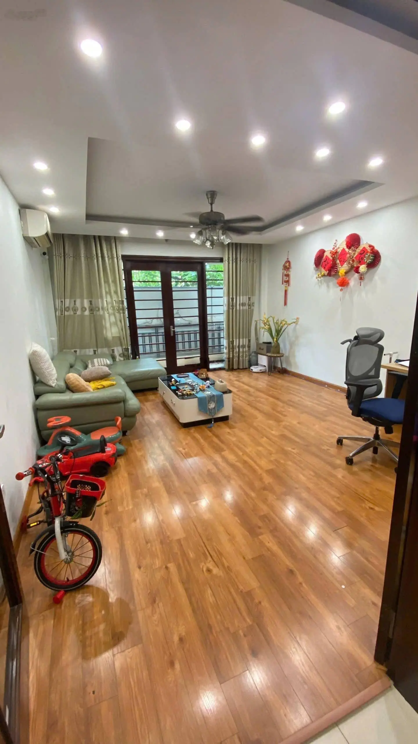 Cực hiếm nhà 5 tầng mp Yên Xá, Tân Triều, đường rộng 15m, kinh doanh bất chấp, dt 68m2, nhỉnh 23 tỷ