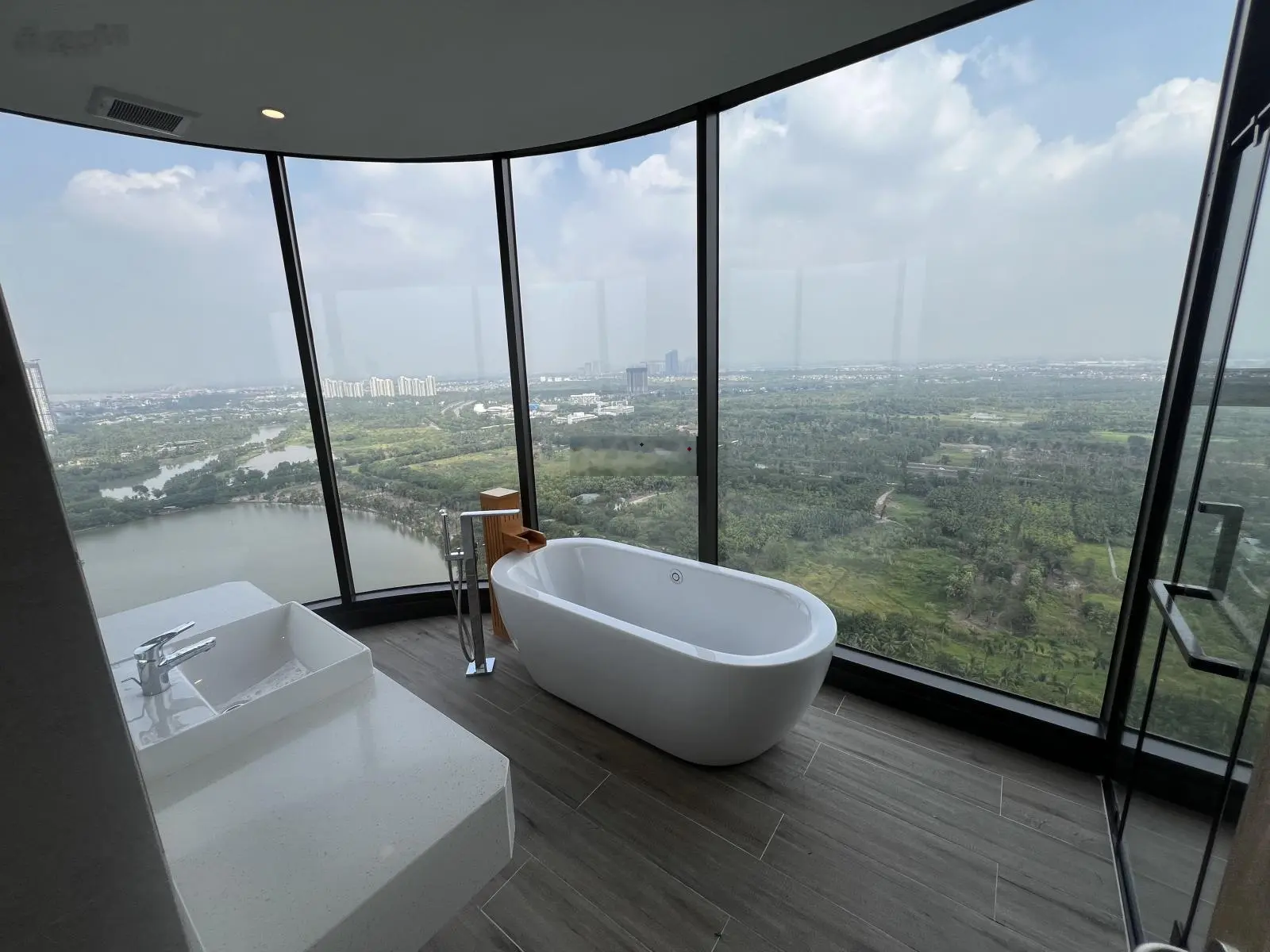 Bán căn hộ 3PN tại Landmark Ecopark Khoáng nóng tận nhà view hồ Thiên Nga và sân Golf giá cực tốt