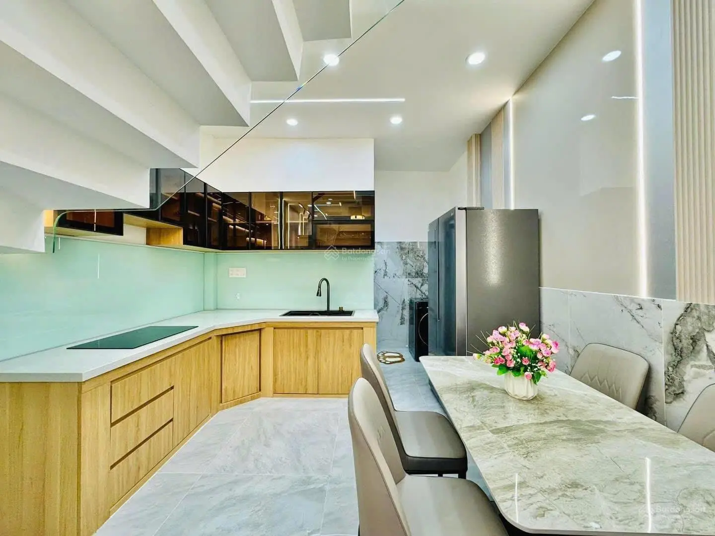 Cần Bán Gấp nhà riêng view đẹp tại Nguyễn Thiện Thuật, Q3. DT 72 m2 giá 3tỷ45 , sổ hồng riêng