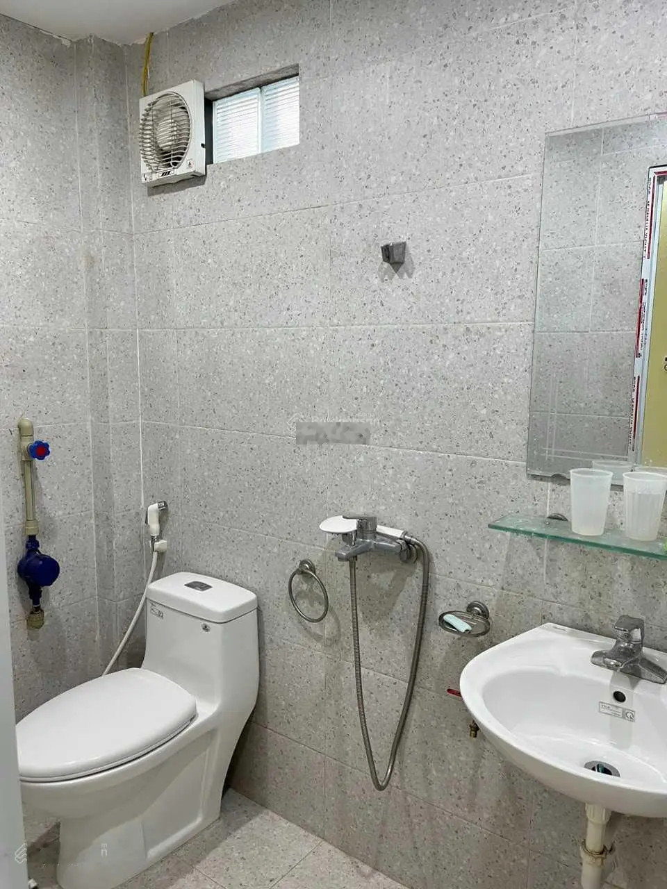 Tôi cần bán gấp, nhà đẹp 50m2, 4 tầng, dân xây, ngõ 276 phố Đại Từ, gần hồ Linh Đàm