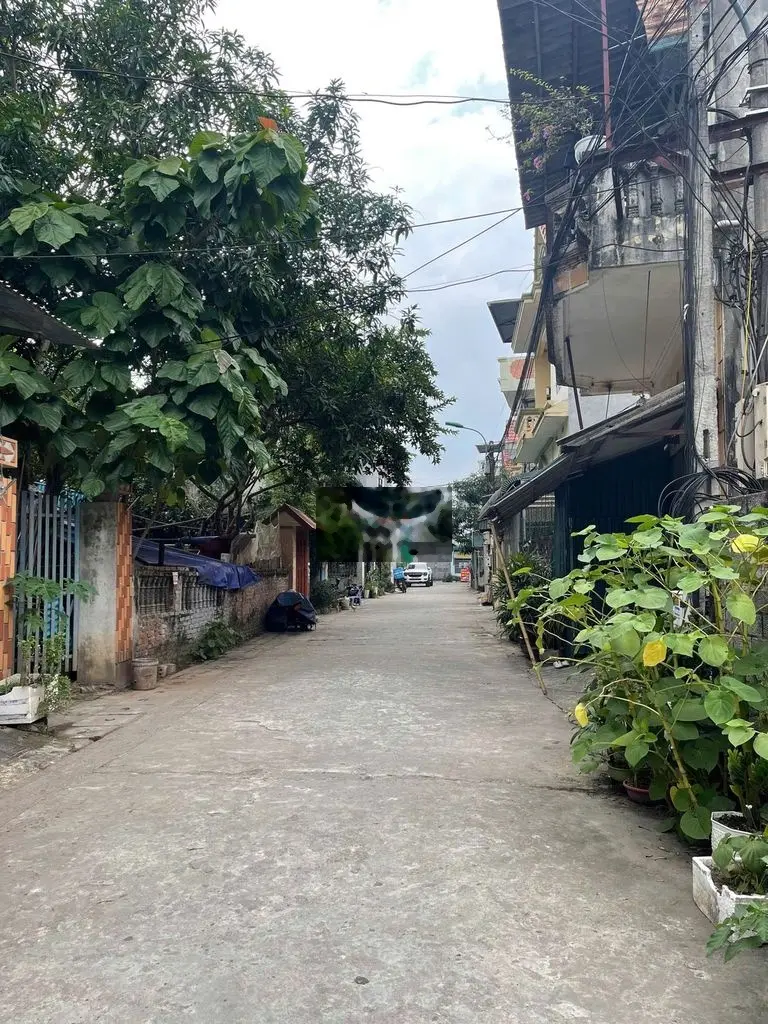 Gia đình cần bán căn nhà 2 tầng tại phường thống nhất – tp hoà bình