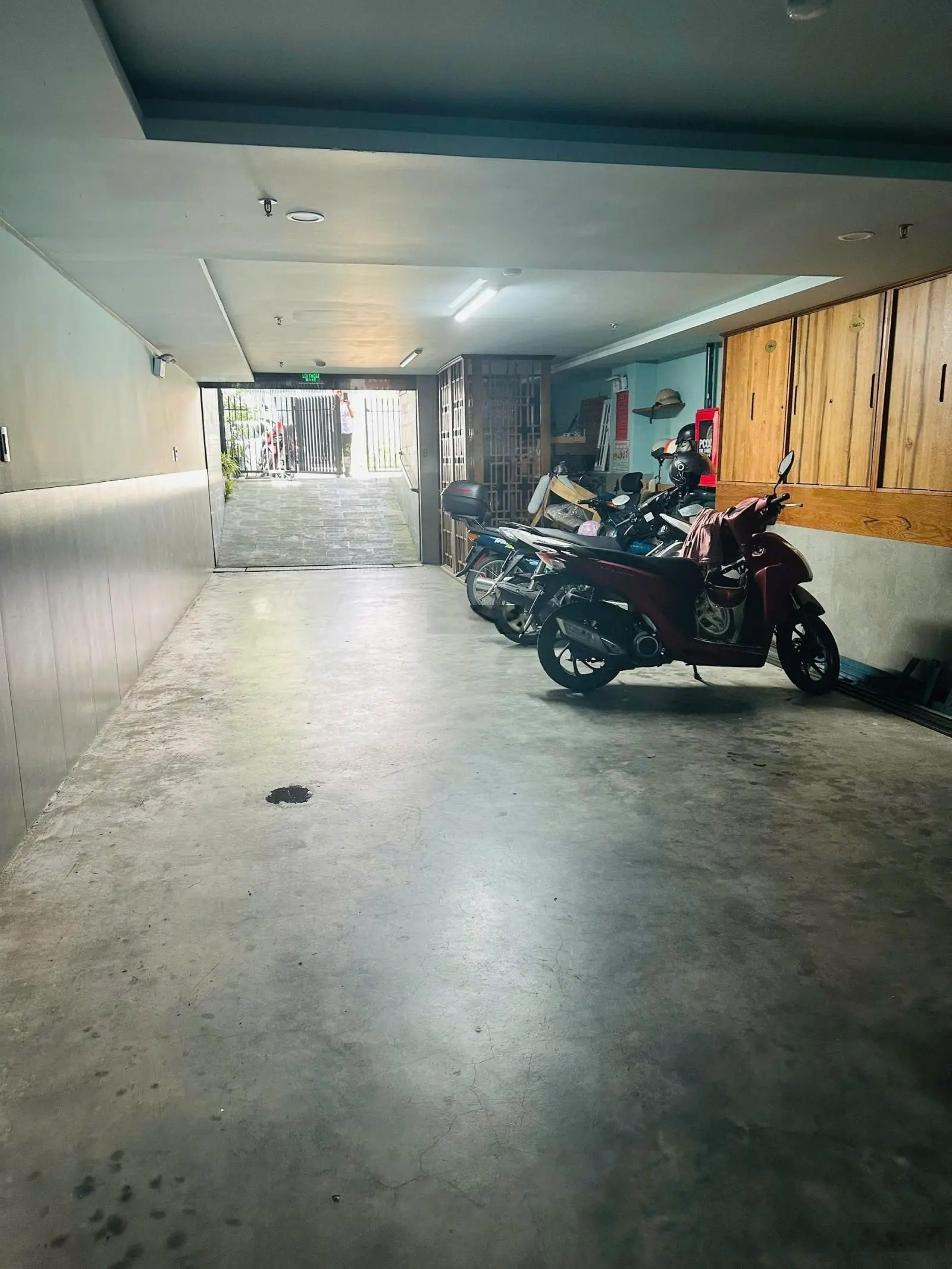 Tòa CHDv hiếm có - tt Khuê Mỹ Tây - Mặt tiền đường - 6 tầng thang máy - 11 phòng 2 ngủ + khách
