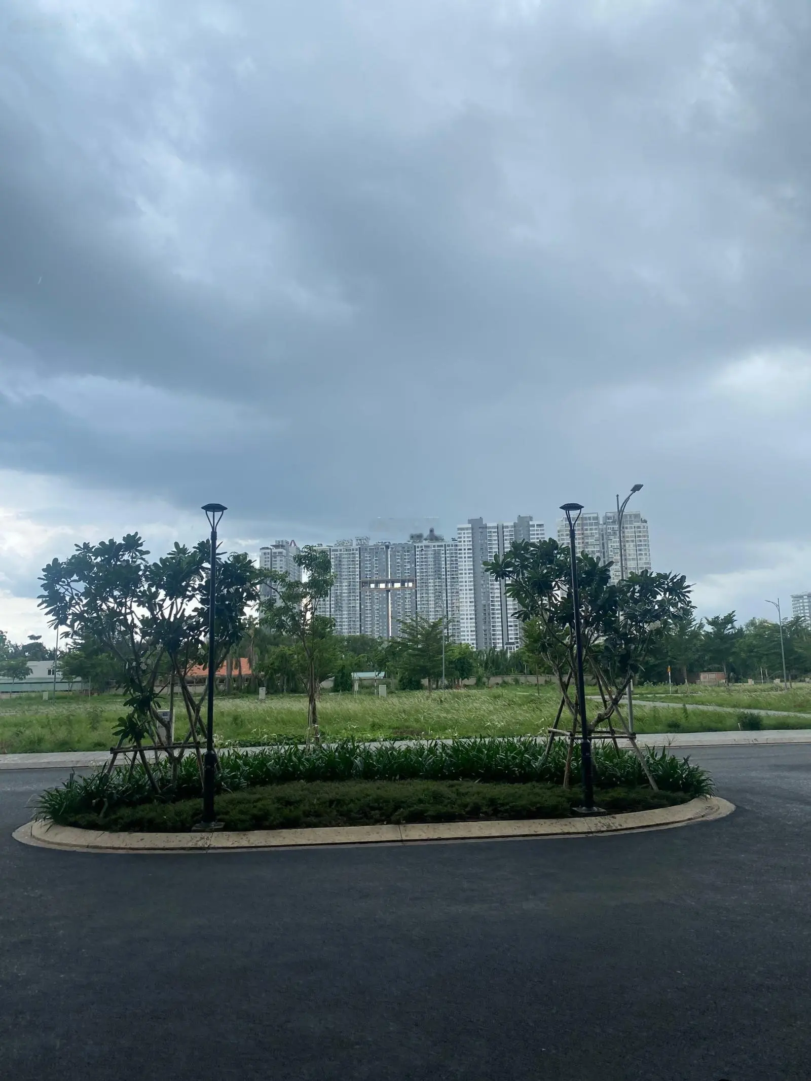 Cần bán gấp lô đất diện tích 90m2 giá 2tỷ550 triệu đường Đào Trí Phú Thuận Quận 7. Sổ hồng riêng