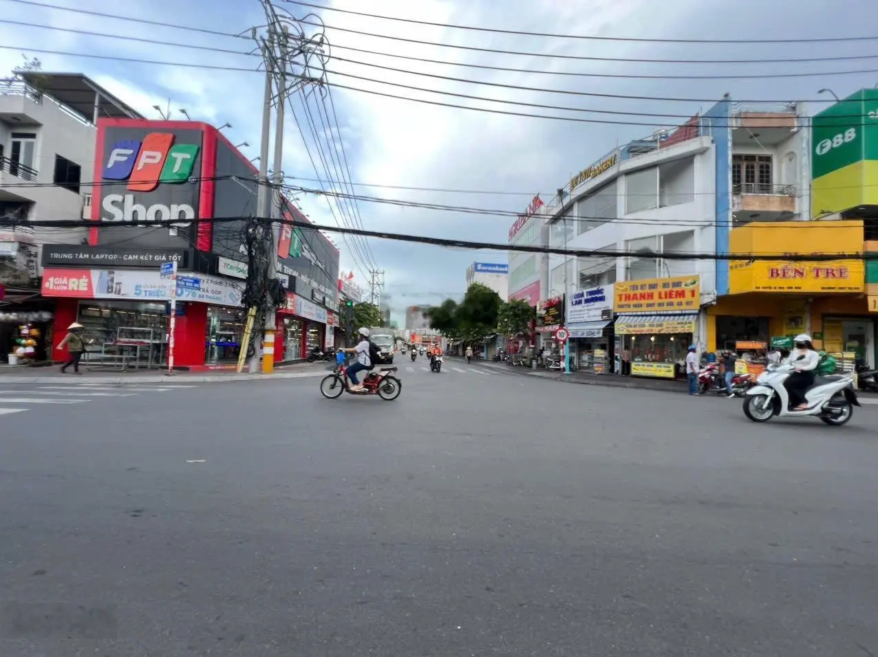 Góc 2 mặt tiền Nguyễn An Ninh-Trần Hưng Đạo TP Dĩ An - Đang cho FPT shop thuê 80tr/tháng Siêu phẩm