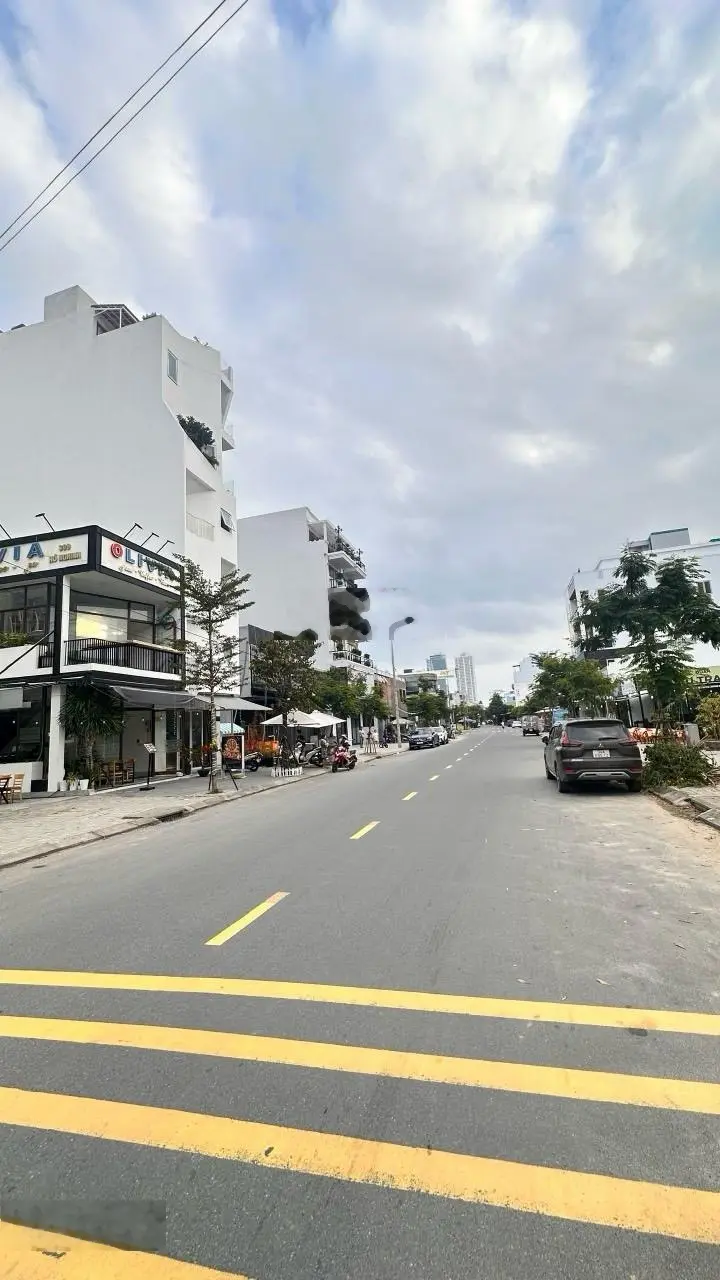 Tôi chính chủ: Bán lô đất 115m2, ngang 5m vuông vức. Đường Hồ Nghinh, sát ngã tư Võ Văn Kiệt. 24 tỷ