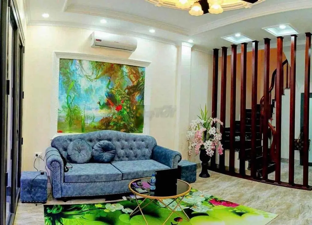 Em bán nhà đẹp 30m2x5 tầng Giang Biên - Long Biên