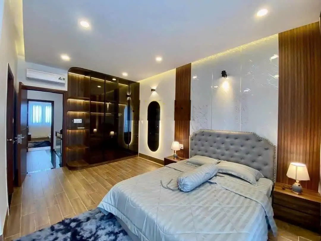 Nhà đẹp hiện đại đường lớn Nguyễn Thị Minh Khai - Bến Nghé - Q1, 66,5m2 cho thuê 38 triệu
