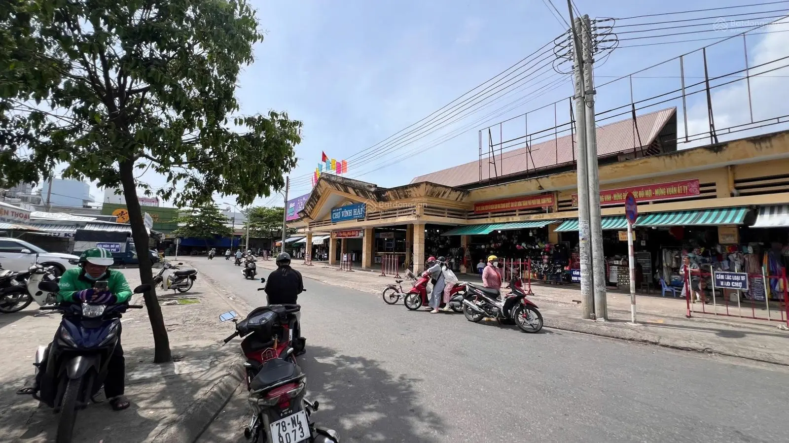 Bán nhà nghỉ gần biển hòn chồng, gần chợ Vĩnh. Hải , kinh doanh tốt có sổ đầy đủ
