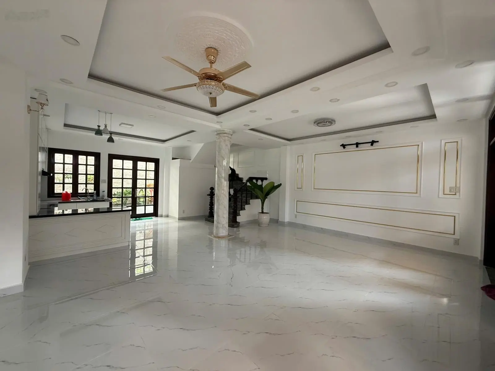 Hot - chính chủ nhà 3 tầng 1 sân thượng, mặt tiền, gần Ủy Ban Q2. Sổ hồng rõ 17 tỷ thương lượng TT