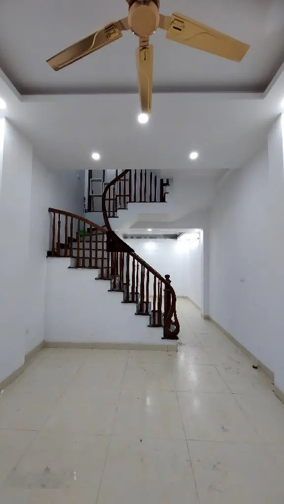 Siêu phẩm 6 tầng mới koong, sát tđc tứ hiệp với giá chỉ nhỉnh 4tỷ, ngõ nông 15m ôtô