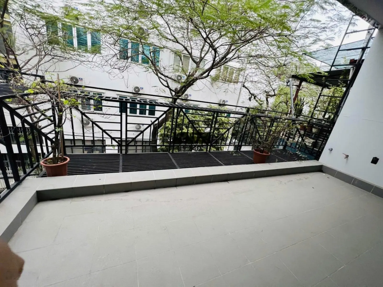 VIP - Hoàng Đạo Thành - căn hộ TT như penhouse với 2 tầng x 160m - giá siêu tốt