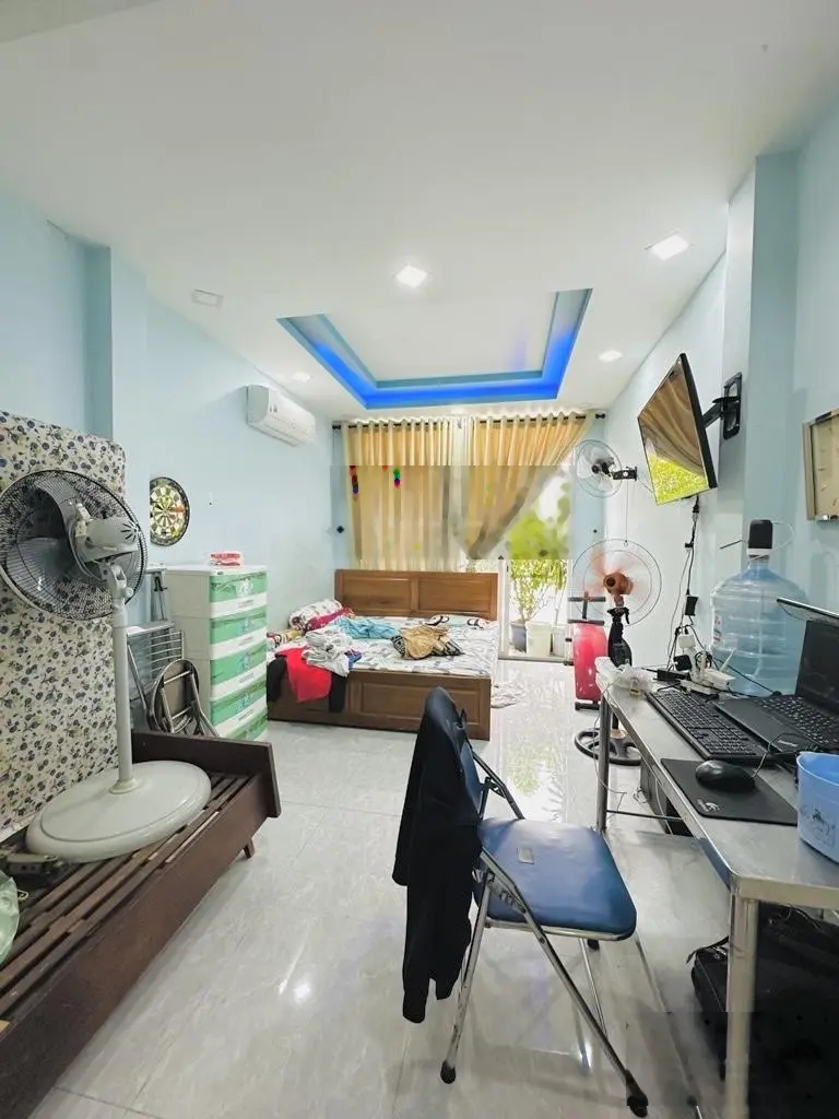 Nhà nở hậu xíu - đường 3/2 - 3.3x12(35/40m2), 5tầng - nhích 8tỷ