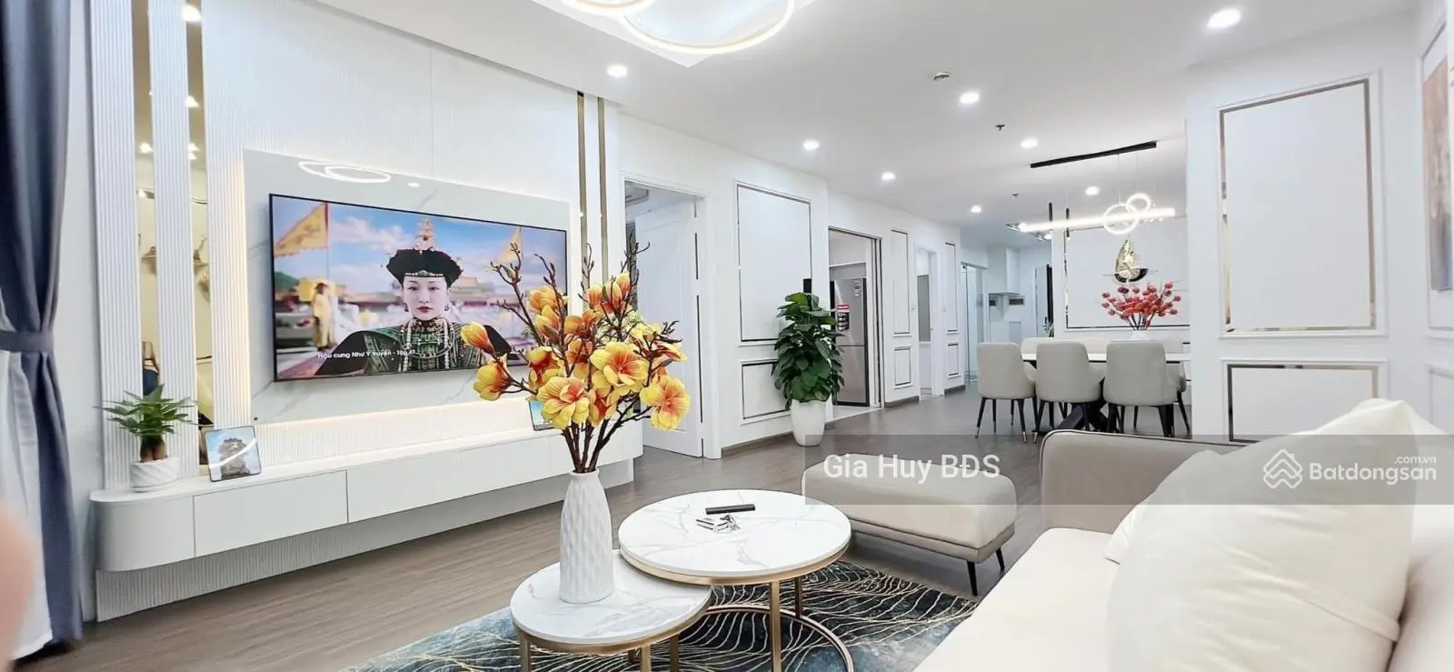 Tôi cần bán căn góc 3PN, 2VS, 127m2 ,nội thất full đồ tại chung cư Hong Kong Tower, Đống Đa