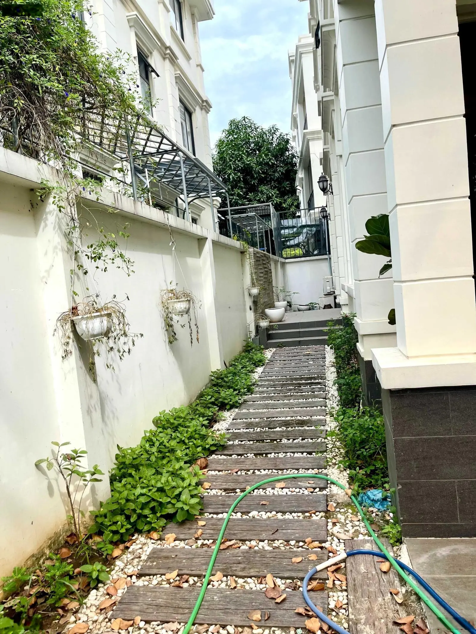 Bán biệt thự sông Lakeview City, 8x20m, 1trệt 2 lầu, full NT, giá 23 tỷ