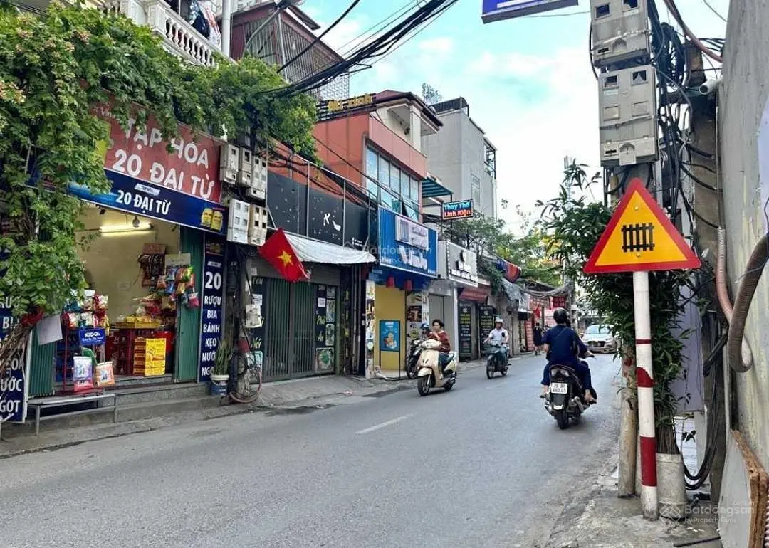 Mặt phố Đại Từ, Linh Đàm Hoàng Mai vỉa hè, ô tô tránh, kinh doanh đỉnh, sát hồ. Dt112m2, Giá 15 tỷ