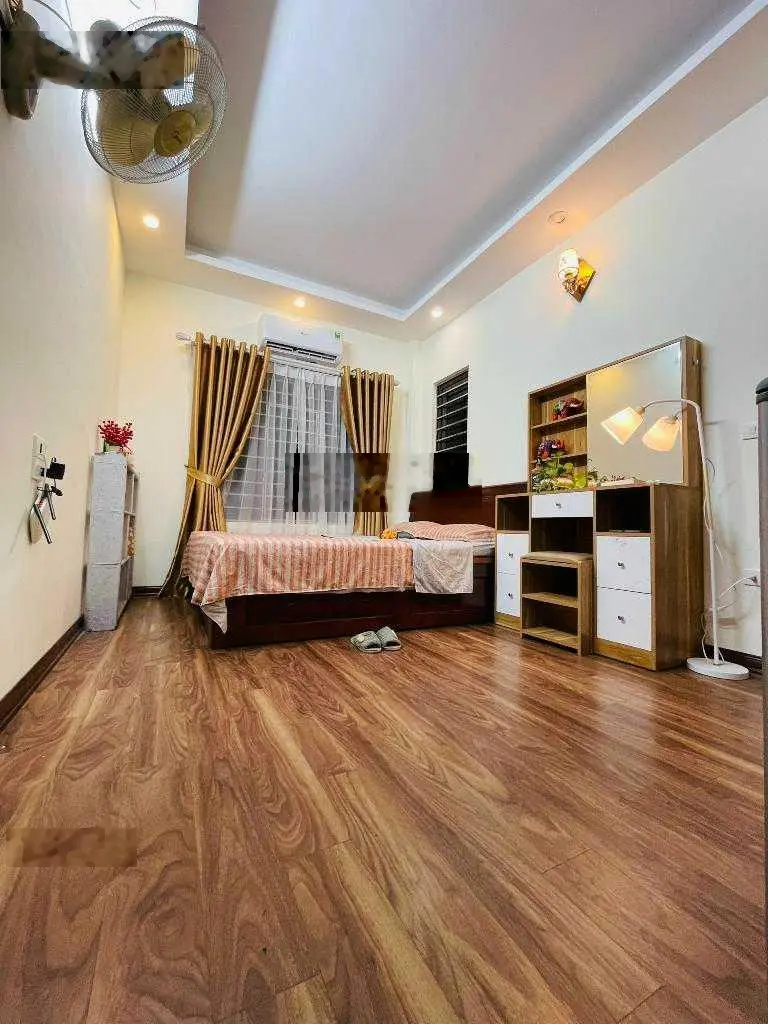 Bán nhà đẹp Nam Đồng, ô tô gần, an sinh đỉnh, nhà đẹp nội thất xịn, ở + cho thuê, 45m2 chỉ 6.3 tỷ