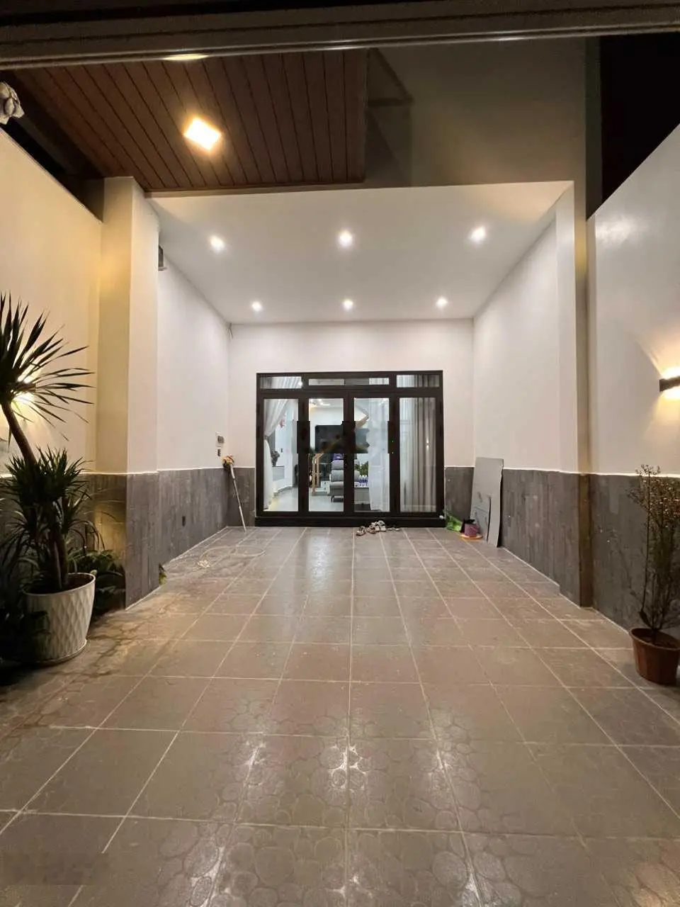 Nhà mới view đẹp góc 2MT KQH Trần Anh Tông 4,5x16m vuông vức 4 tầng cách Hồ Xuân Hương 1km