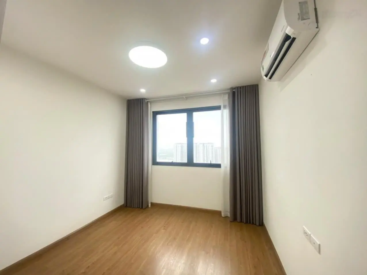 Bán nhanh căn hộ 104m2 - 2wc dự án Iris Garden - 30 Trần Hữu Dực - Mỹ Đình
