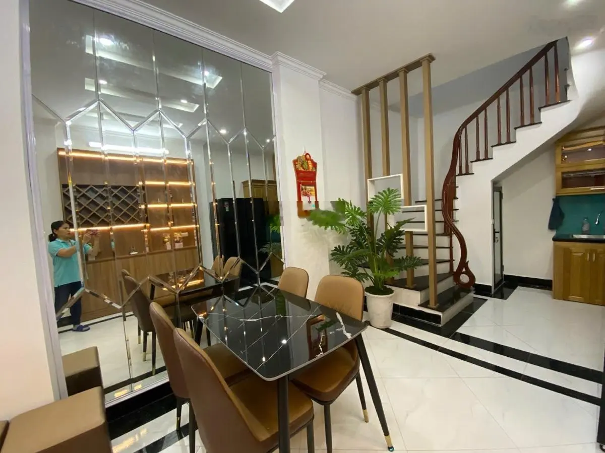 Bán nhà - Tân Mai - Hoàng Mai - sổ đỏ - 5,95 tỷ - ngõ xe 3 gác