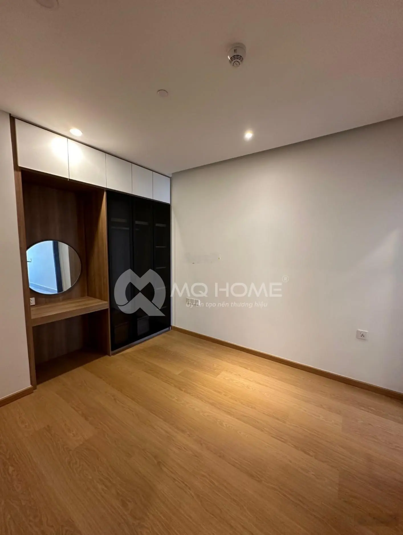 Cần bán căn hộ cao cấp SAM Tower 2PN tầng cao view sông, giá cực rẻ