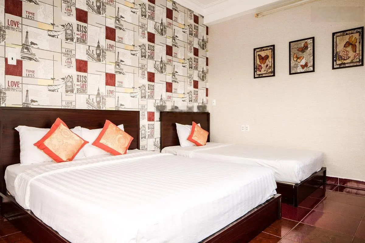 Bán nhà mặt tiền số 18 Bùi Thị Xuân Quận 1, DT: 5.3x33m, hầm + 12 tầng + 44 phòng, giá: 105 tỷ