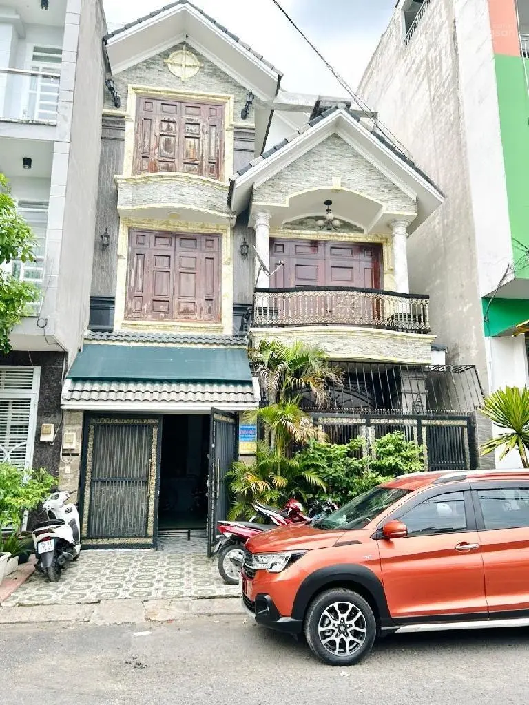 Nhà đẹp 3 tầng - Biệt thự khu VIP Tên Lửa 8x13m - 4PN - Ngay Chợ Da Sà - Giáp Q6 - Ở và kinh doanh