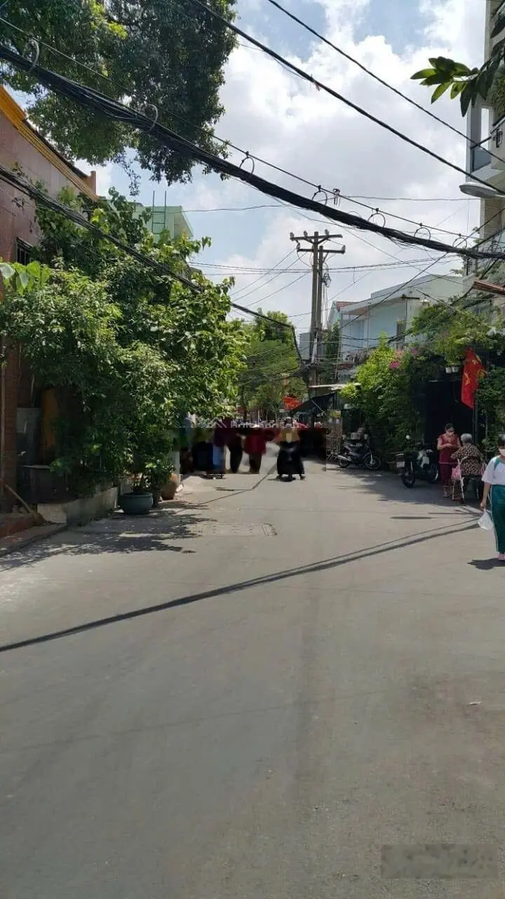 Hậu giang p6 quận 6..nhà 3 tầng.2pn.2wc.có sân thượng giá 3.6 tỷ gần trường tiểu học chi lăng