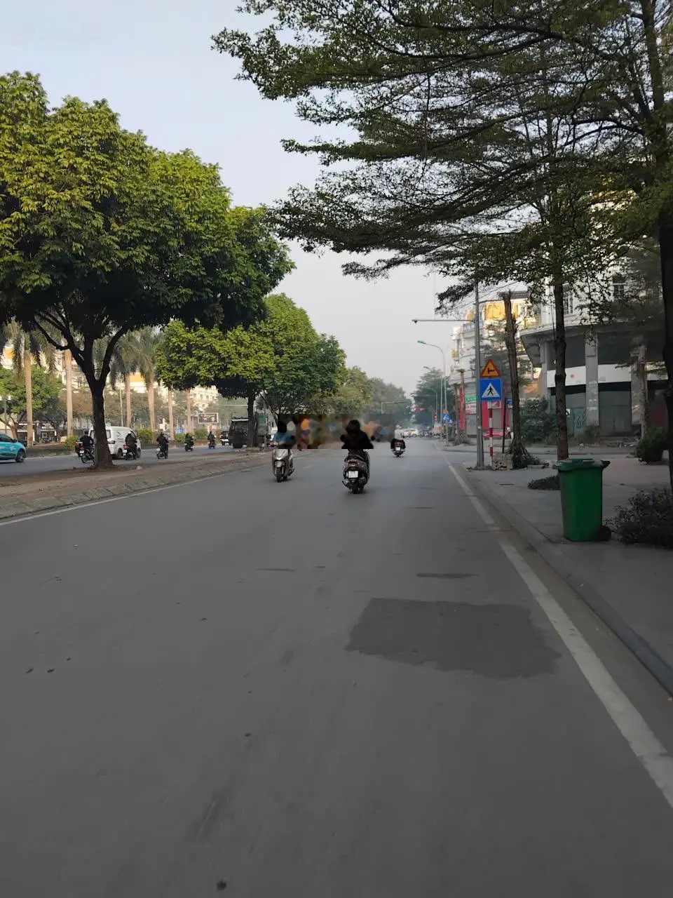 La Nội - Nhà ở ngay 40m2 cao 4 tầng - Mặt tiền 5.6m - Chủ cần bán nhanh