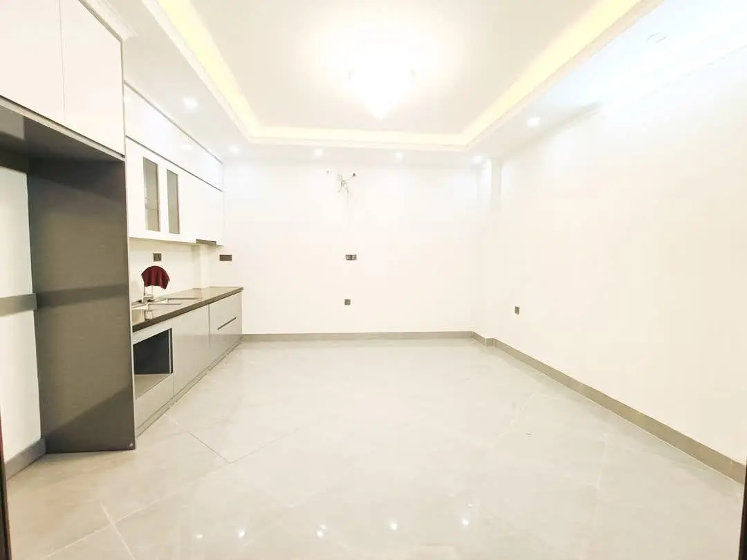Bán nhà thái Hà 39 m 6 T MT 6m giá 13 tỷ.nhà mới, vị trí đẹp, thang máy , gần phố. Ôtô đỗ cổng.