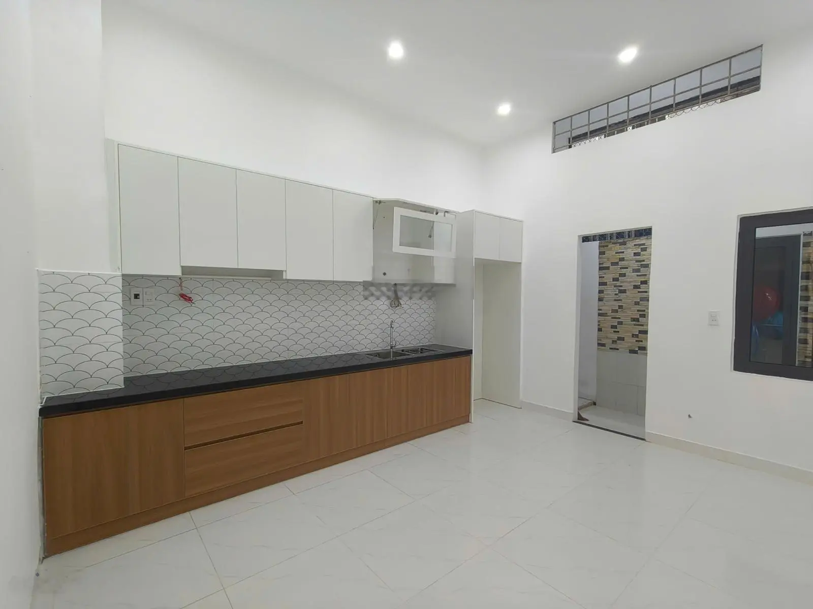 Chủ cần tiền bán nhanh nhà đẹp 2 tầng, mặt tiền đường Hồ Biểu Chánh sát Phan Đăng Lưu