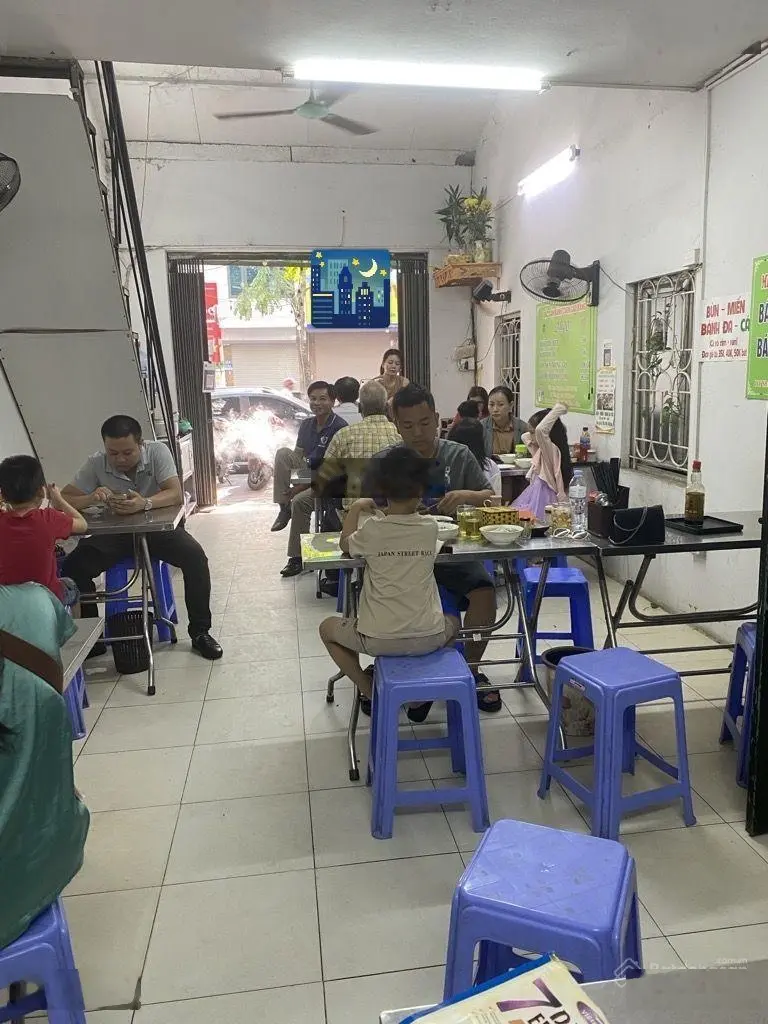 Bán đất tặng nhà cấp bốn mặt phố Dương Văn Bé vỉa hè rộng kinh doanh sầm uất 66/86m2 MT5,4m 23,5 tỷ