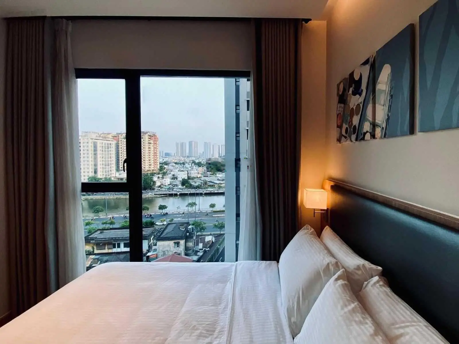 BÁN NHANH Căn hộ CAO CẤP QUẬN 1- 3PN full NỘI THẤT -TẦNG CAO- VIEW ĐẸP - GIÁ13,5 tỷ- LH: 0909 752 ***