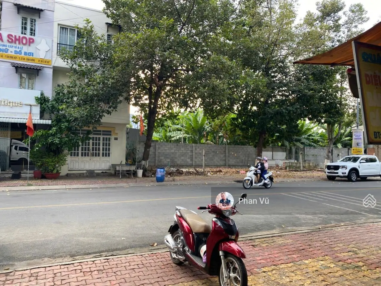 Bán nhà 3 tấm mặt tiền Nguyễn Trung Trực, sát chợ Dĩ An 1,vị tri đẹp . Lh: 0909.290.286
