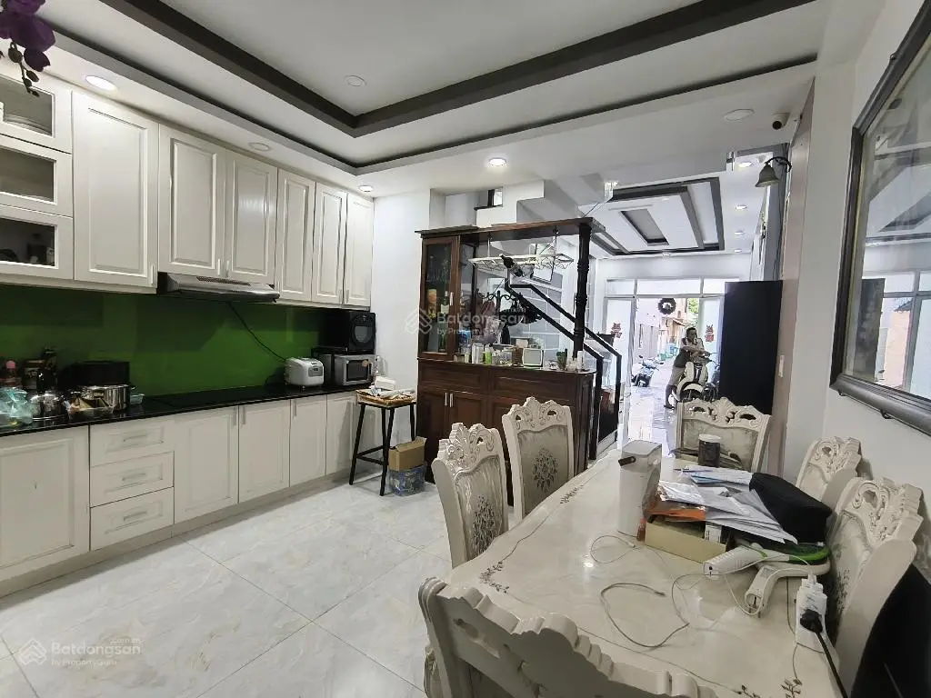 Nhà Tôn Thất Thuyết Q4 - 5 tầng - 60m2, 4x18 - sát mt đường - chỉ 6 tỷ nhỉnh