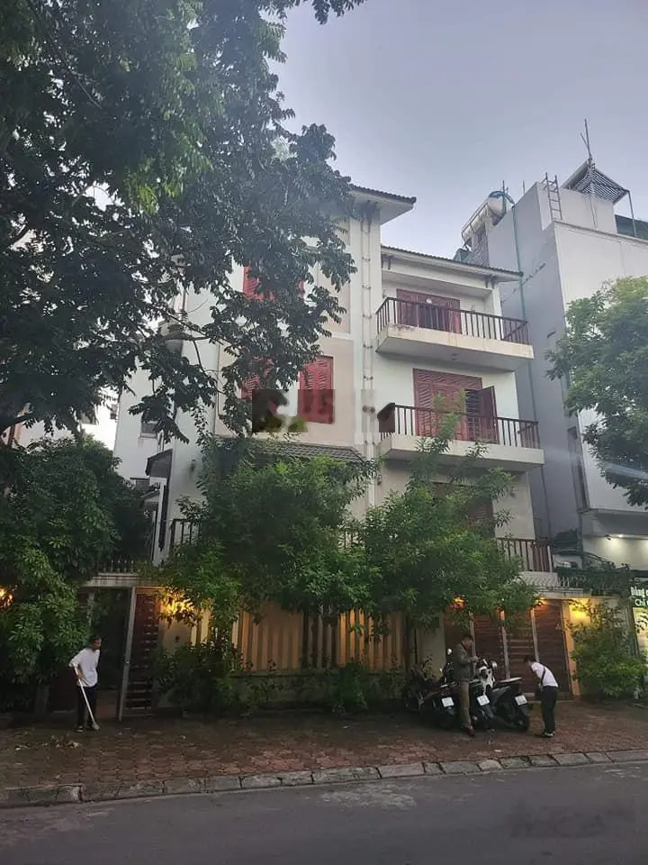 Biệt thự phố Đặng Thai Mai - Tây Hồ - ô tô tránh - lô góc, sân vườn 85m2x4T giá 26,8 tỷ có TL