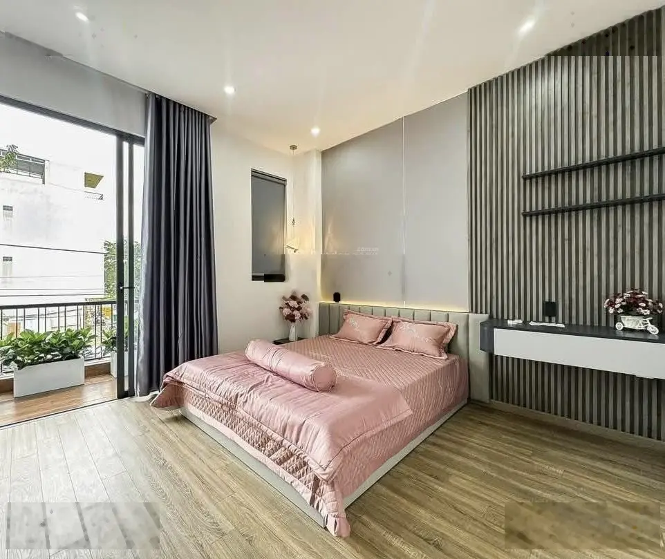 Nhà diện tích lớn 82m2 Lê Thánh Tôn- Bến Nghé-Quận 1 gần Thái Văn Lung đang cho thuê 42 triệu