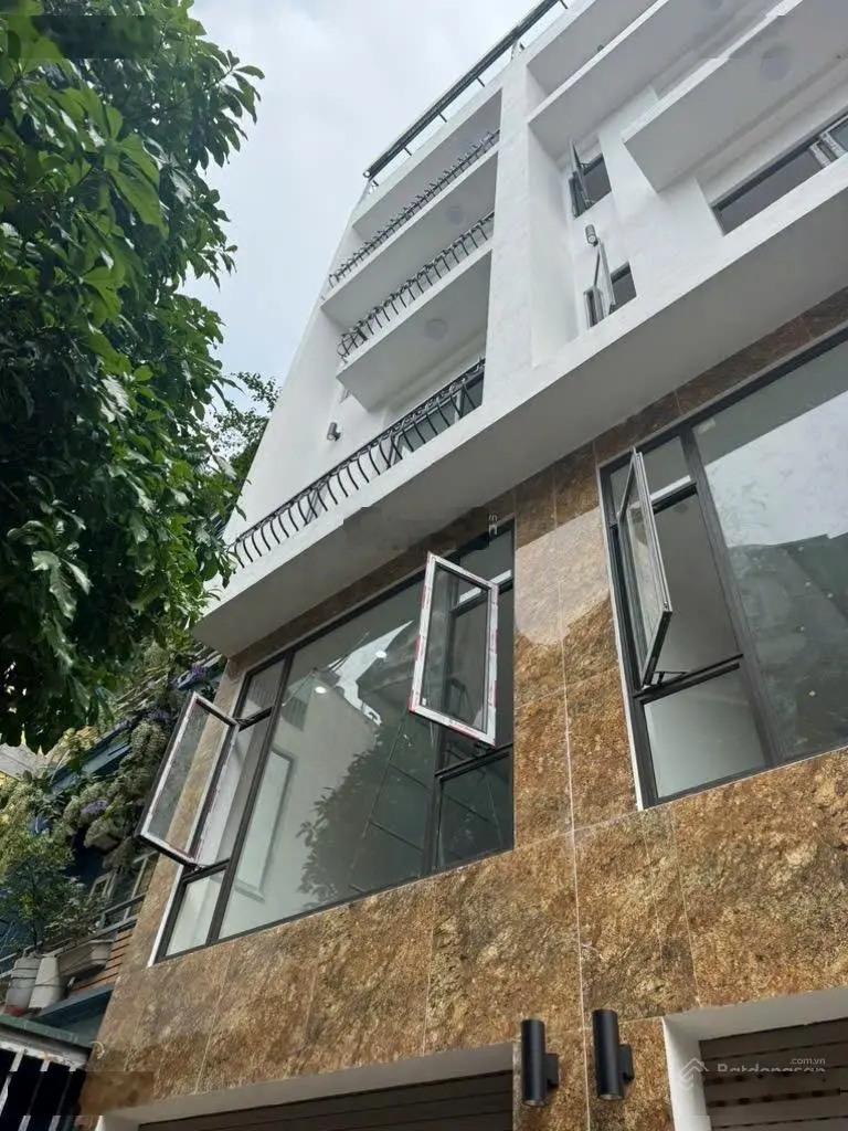 Siêu phẩm nhà đẹp. Ngọc Thụy Gara Oto thang máy sịn chạy vù vù ở sướng đỉnh cao