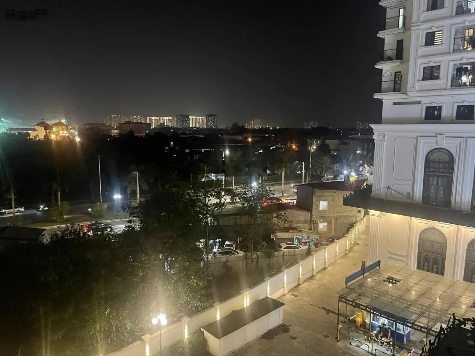 Bán căn hộ chung cư cao cấp isris garden nam từ liêm 60m2- giá 4,7 tỷ- view svd mỹ đình