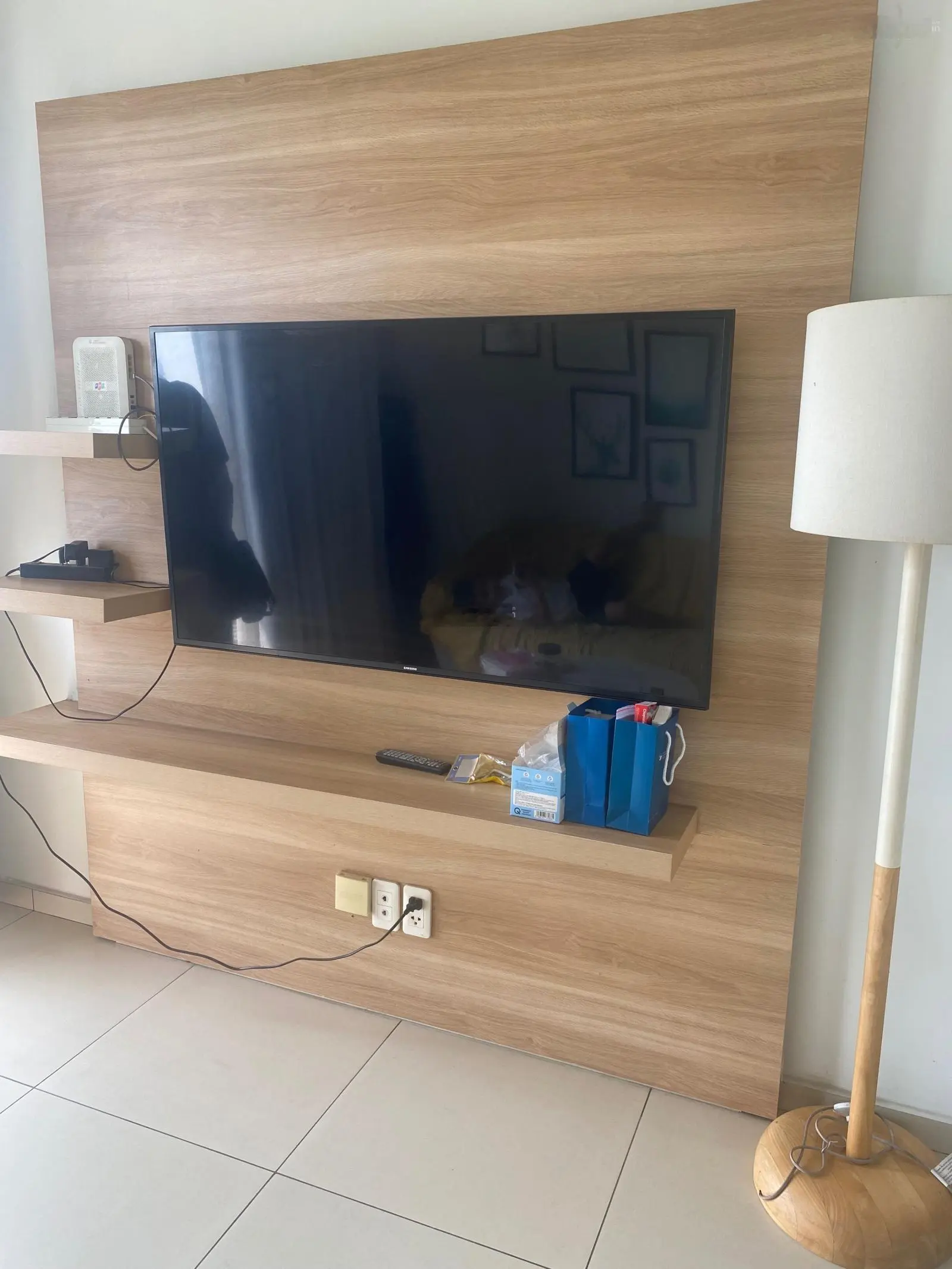 Cần bán căn góc 72m2 gồm 2 PN và 2 WC full nội thất. CC Hausneo, Quận 9 đã có sổ hồng