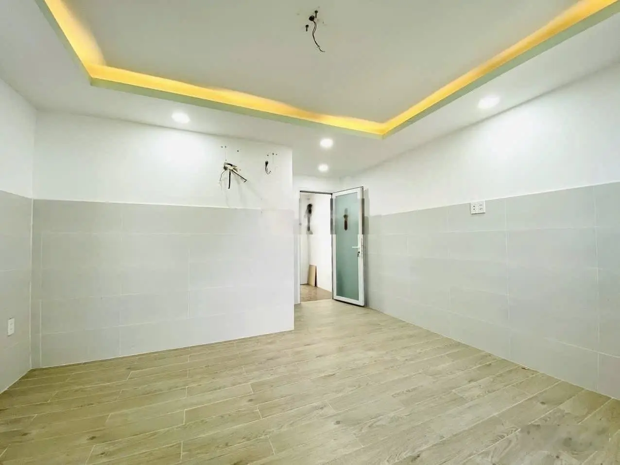 Nhà 3 tầng mới tinh ngay chợ Thủ Đức, hoàn công chuẩn, ô tô ngủ ngon trong nhà 6.59 tỷ