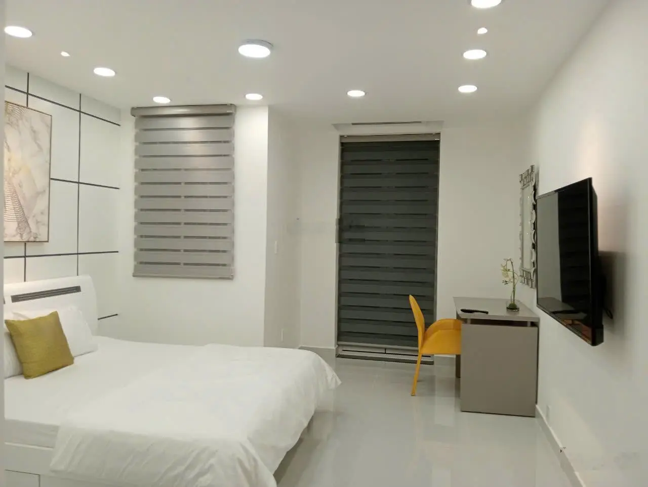 Cần bán căn hộ Penthouse Phú Mỹ Hưng Quận 7, 400 m2, 5PN, 3 sân thượng, đang có hđt 3500$ giá 15 tỷ