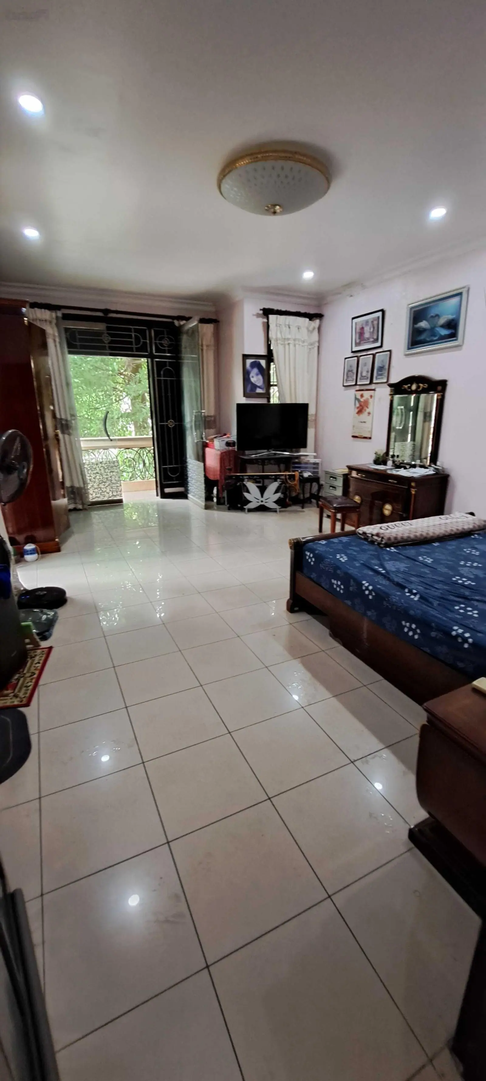 Chính chủ cần bán biệt thự Ciputra khu D, DT 180m2, xây 3 tầng, mặt tiền 9m, giá 290tr/m2