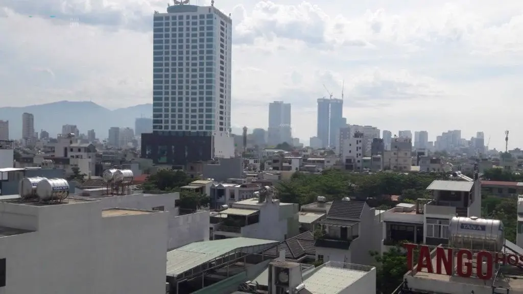 Bán toà căn hộ 8 tầng view cầu Rồng - ngay sát chợ đêm - doanh thu khủng - giá cực tốt