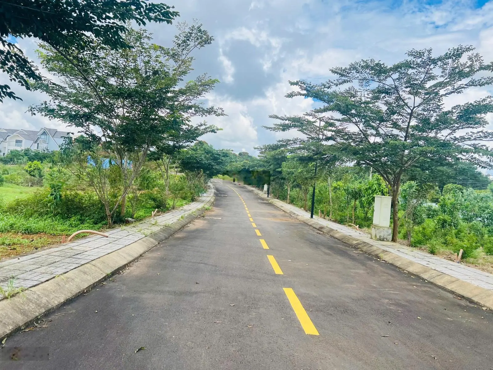 Bán lô đất 240m2 mặt tiền chính hồ Ngọc, xã Lộc Tân