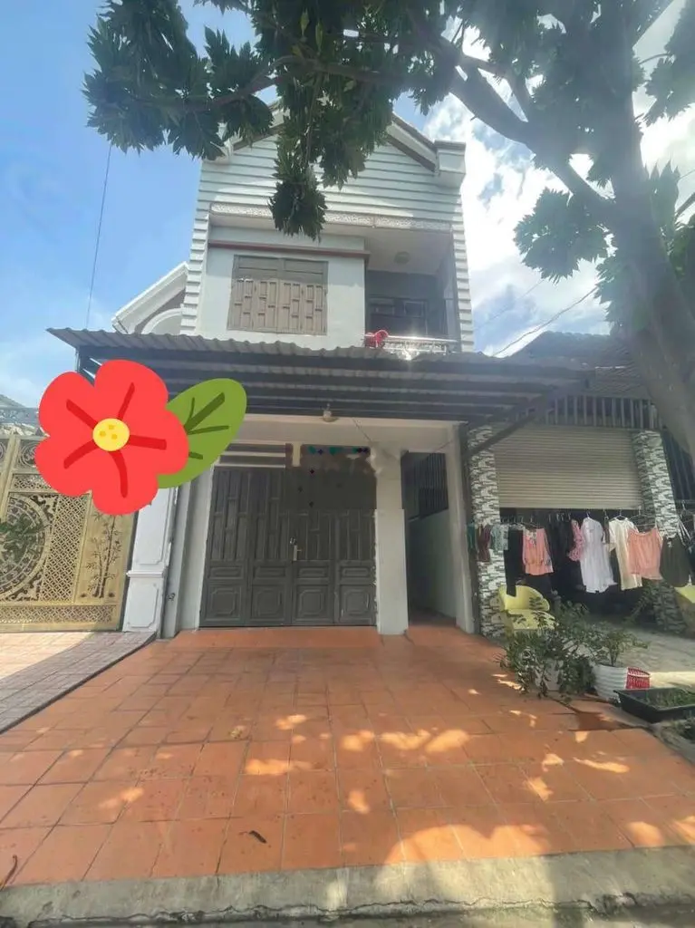 Bán nhà lầu trệt và 3 phòng trọ giá rẻ.