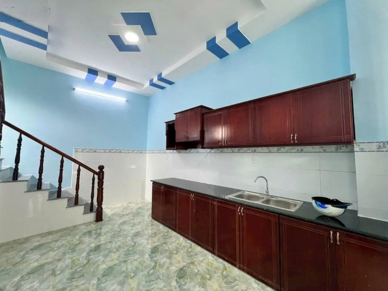 Thanh lý gấp nhà 1trệt, 1 lầu MT đường Thuận Giao 12, DT: 60m2, SHR, LH: 0909583211