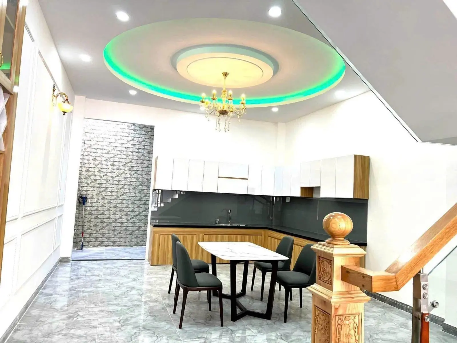 Bán nhà 3 lầu 68m2, sổ hồng riêng