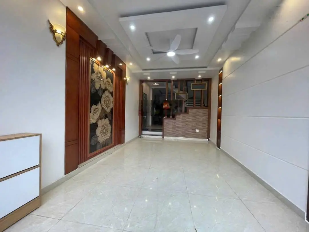 Nhà Thiên Lôi Aeon Mall, 64m2, 2 ôto tránh nhau, có thể kinh doanh làm vp cong ty, trung tâm tiếng