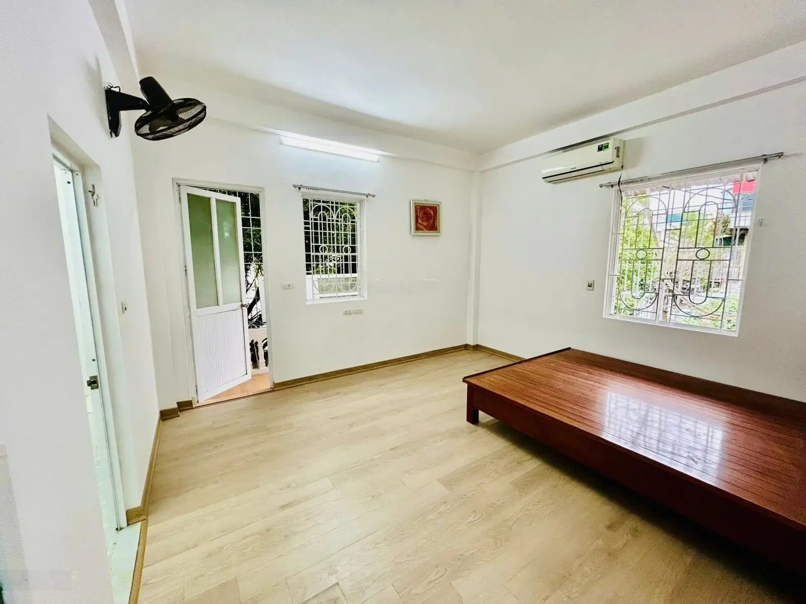 Cần bán nhà tập thể Nguyễn Huy Tưởng - Thanh Xuân: 135m2, 3PN, Ở ngay - giá 4,25 tỷ