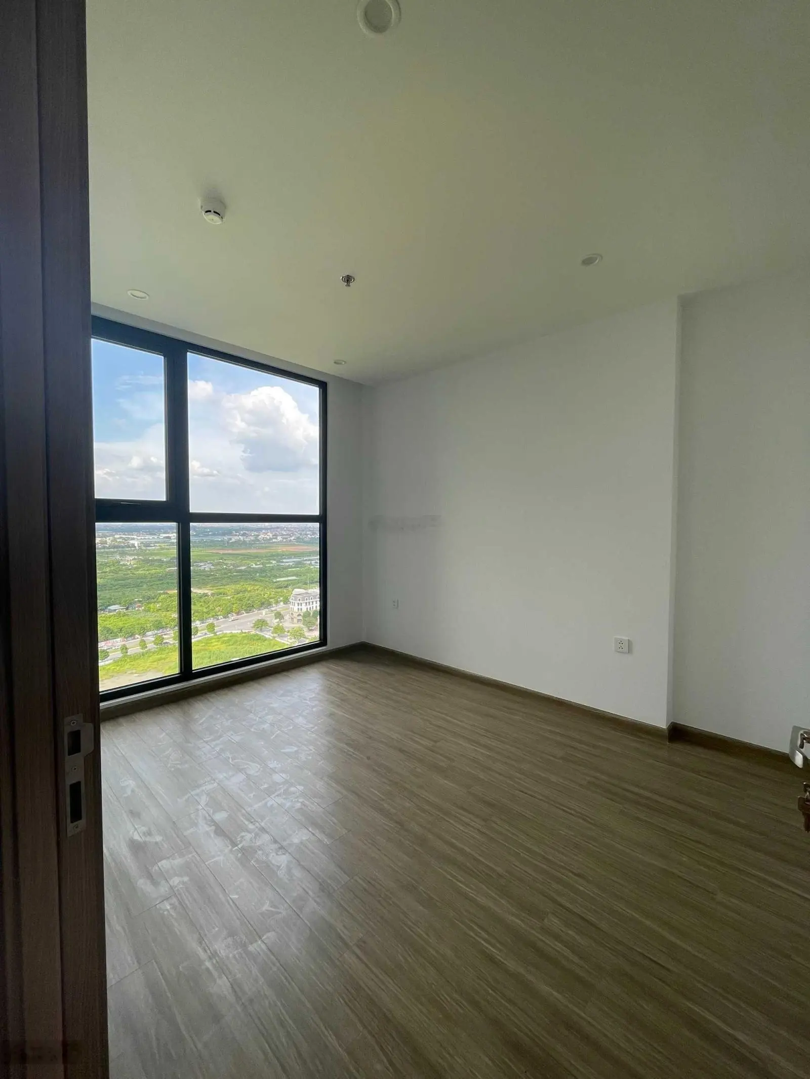 Bán căn 1PN nguyên bản, tầng đẹp, ban công hướng mát giá 2.33 tỷ tại Pavilion, Vinhomes Ocean Park